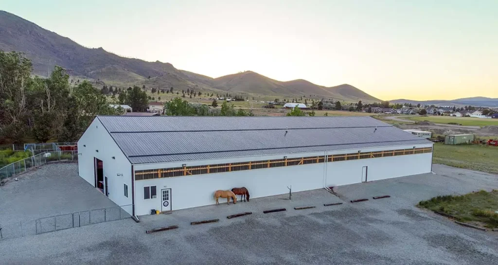 equestrian-building-hh-custom-buildings