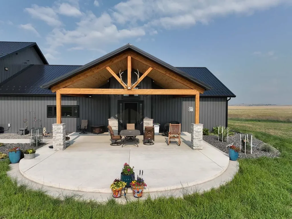 spokane ranch barndominium front view
